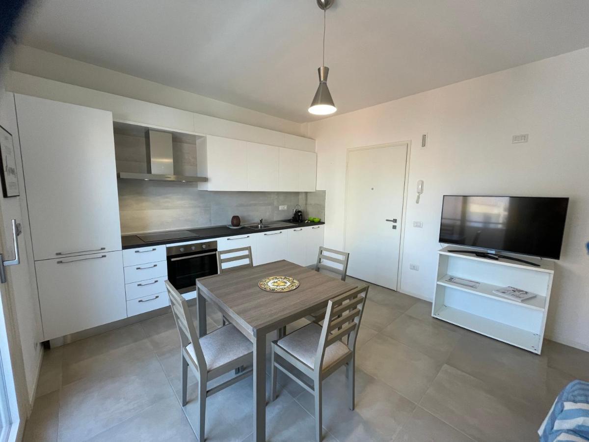 Silent Flat In The Center * Olbia